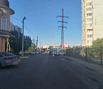 Подросток, перебегавший дорогу вне перехода, попал под колеса авто в Астрахани