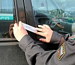 Утром у астраханцев по дороге на работу отбирали машины