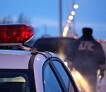 Под Астраханью в кювет опрокинулась иномарка с женщиной и ребёнком в салоне