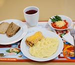 На кухнях школ и детских садов нашли нарушения