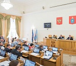 Игорь Мартынов предложил депутатам взять тему организации питания в школах на парламентский контроль