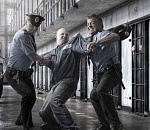 Астраханский осужденный отказался покидать камеру и затеял драку