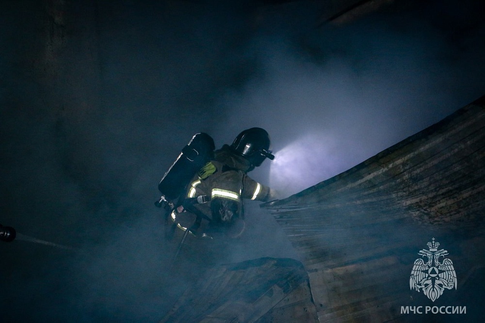 В Астрахани непотушенная сигарета привела к пожару с пострадавшим