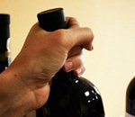 Сообразили на троих: в Астрахани девушки пытались украсть две бутылки виски