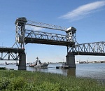 Завтра утром Старый мост в Астрахани снова будет недоступен для проезда