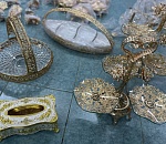 В астраханском пункте пропуска у работника поезда изъяли «золотую» посуду