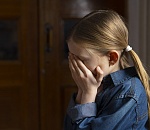 В астраханском магазине парфюмерии покупатель домогался до ребенка