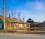 Медведев пообещал подумать, давать ли Астраханской области денег на расселение из аварийного фонда