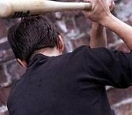 Астраханского таксиста били битой, чтобы проучить