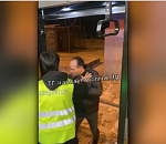 Астраханцы сняли на видео потасовку в новом синем автобусе