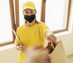 Чтобы заработать много денег, астраханцам придется стать курьерами 