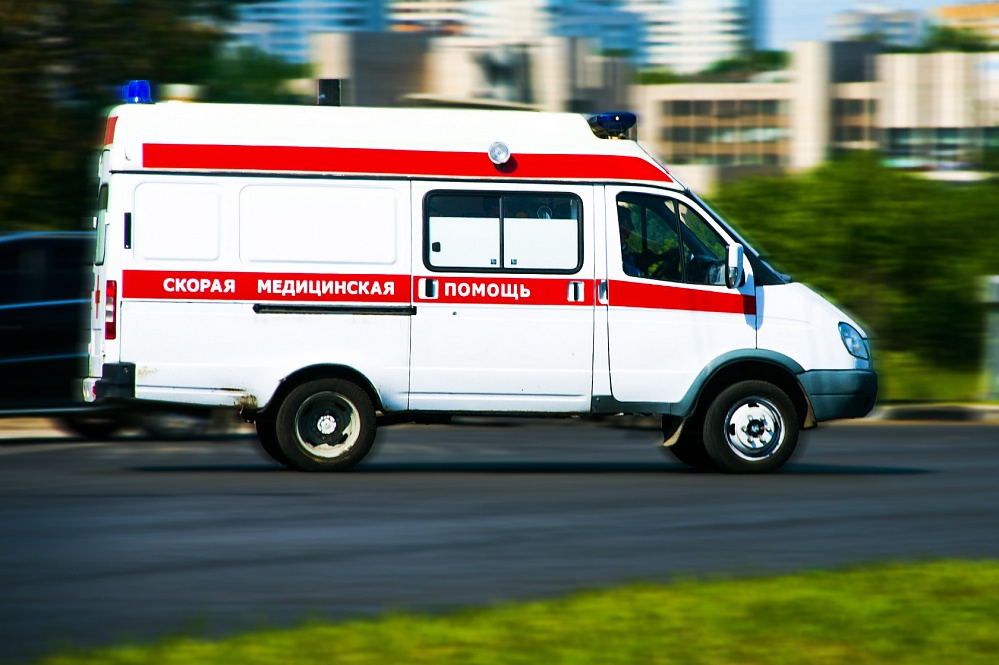 Астраханцы на работе падают с высоты и получают удары током