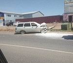 Слабость к столбам. Астраханец на "Ладе" снес опору ЛЭП и помял свой бампер