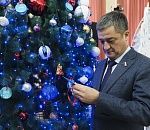 Ринат Аюпов поздравил с наступающими праздниками более полутысячи астраханцев