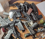 У 33-летнего астраханца в доме обнаружили схрон боеприпасов и оружия