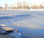 Спасатели предупреждают: лед на водоемах Астрахани стал опасно хрупким