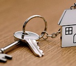 Чиновники запретили жить астраханке в одной квартире с ее ребенком-инвалидом