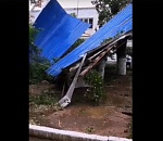 Непогода сорвала крышу дома в астраханском селе