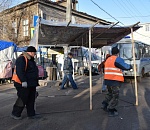 На Больших Исадах палатки привязывают к линии электропередачи