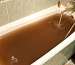 Почему в домах астраханцев из крана течет ржавая вода
