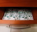 В Астрахани ждет суд заместителя начальника учебного центра МЧС за взятки с пожарных из других регионов