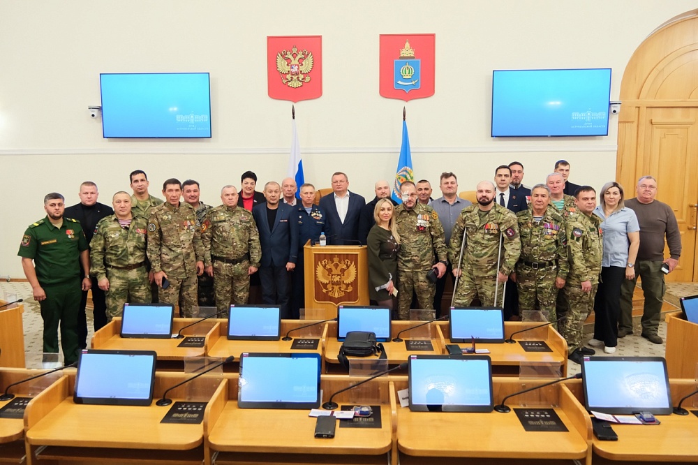 «Наша страна всегда гордилась своими героями»: Игорь Мартынов встретился с участниками СВО