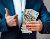 Среднемесячная зарплата астраханцев составила чуть больше 40 000 рублей
