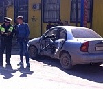 В Астраханской области автоледи зажало в салоне машины 