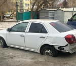 Еще одна машина наглухо вмерзла в лед в Астрахани