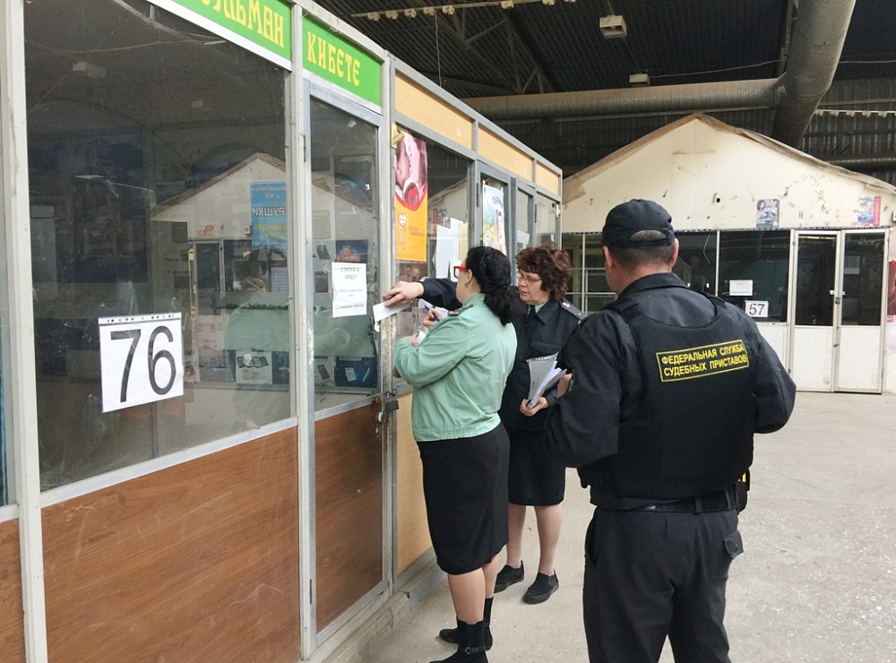 В Астрахани из-за нарушений правил пожарной безопасности закрыт известный рынок