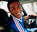 В Астрахани таксист обчистил несовершеннолетнюю пассажирку