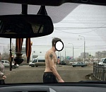 По Астрахани разгуливал полуголый мужчина