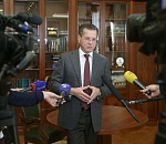 Про астраханского губернатора стали писать меньше