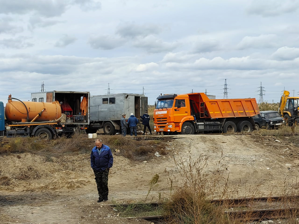 «Астрводоканал» более 10 дней не может устранить аварию в Ленинском районе 