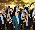 Астраханский оркестр выступит на одной сцене со звездами джаза  Ларисой Долиной и Игорем Бутманом