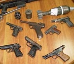 Астраханцы добровольно отдают полиции оружие, которые незаконно хранили