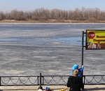 В Астрахани двое парней провалились под лед