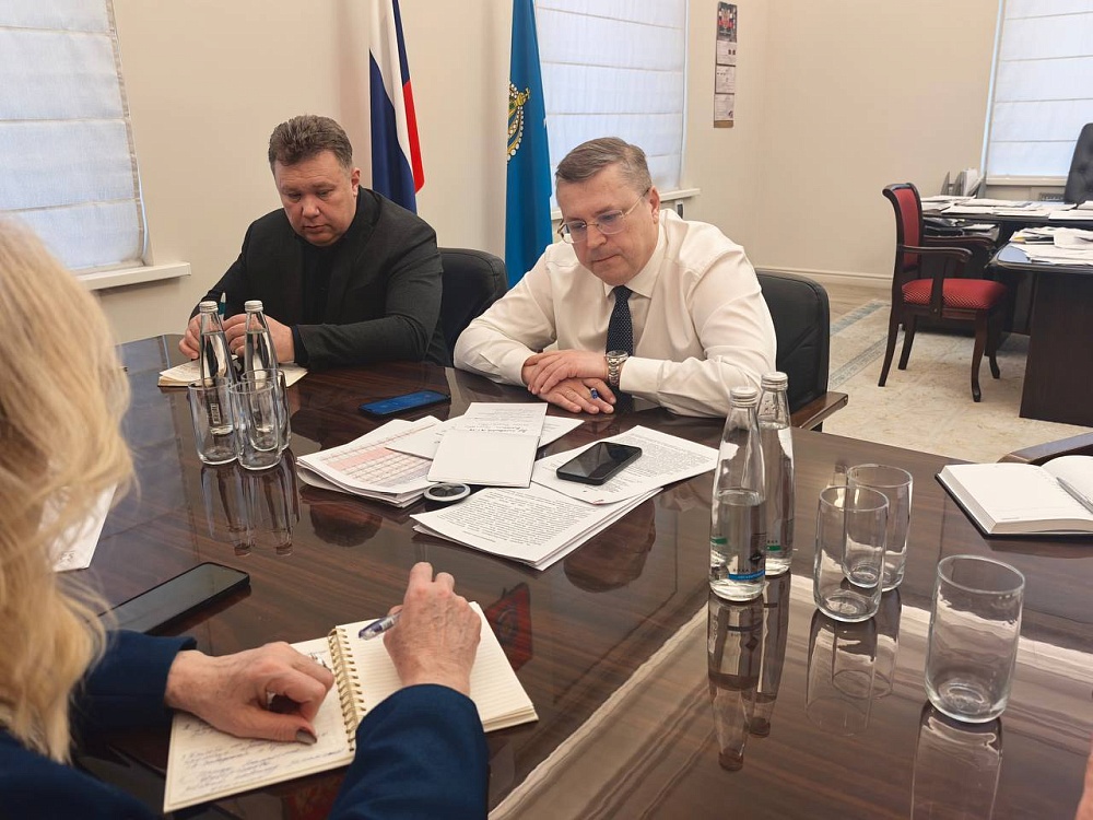 Астраханцы жаловались председателю правительства на текущие крыши, трубы и холод в домах