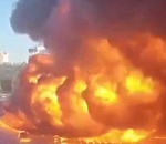 В Волжском мощнейший пожар, горит рынок и дома на площади 7 тысяч квадратных метров