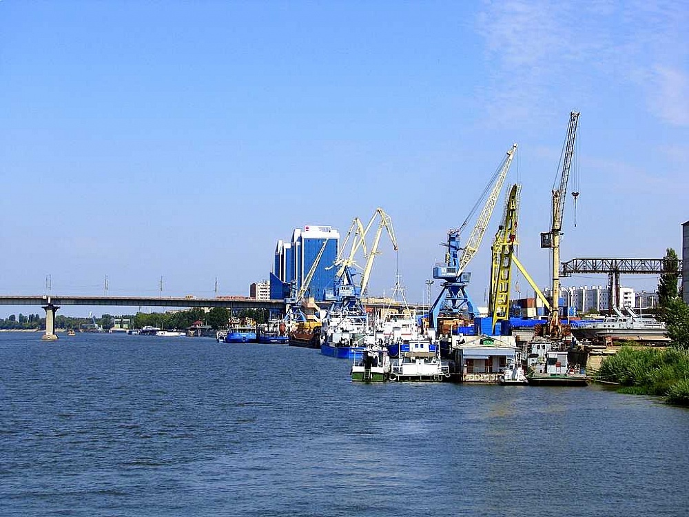 Было плохо, теперь получше: Иран вложил в Астраханский порт 37 млн рублей 