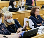 Ждали скандала, но его не случилось. Как астраханские депутаты обсуждали важный законопроект о реновации