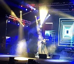 На концерте в Астрахани Дима Билан не принял от поклонниц цветы