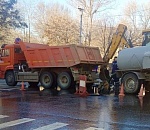 Сегодня должны завершить ремонт водопровода в центре Астрахани после вчерашнего ЧП