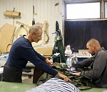 В Астраханских колониях шьют спальники для мобилизованных