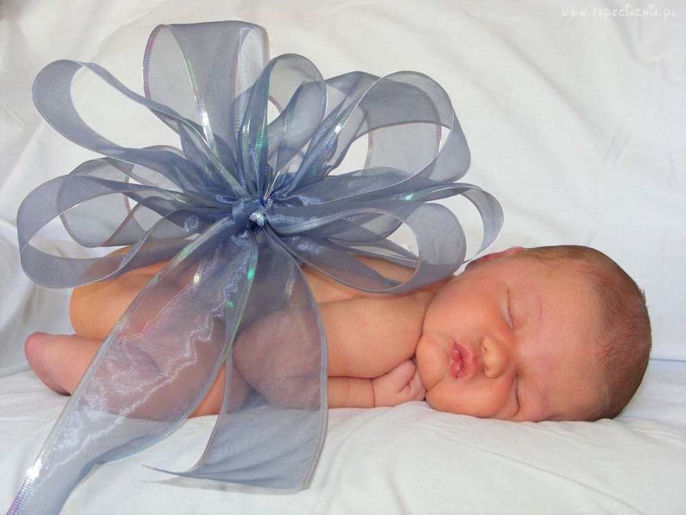 С начала года в Астраханской области родилось почти 11 тысяч малышей