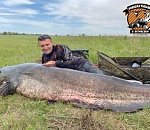 124-килограммового трофея вытянули из астраханской реки