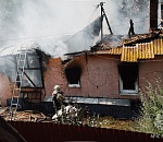 Астраханские спасатели обнаружили в сгоревшей квартире тело человека 