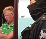 Появилось видео с обыска и задержания и.о. министра строительства и ЖКХ Астраханской области Олега Гужвинского