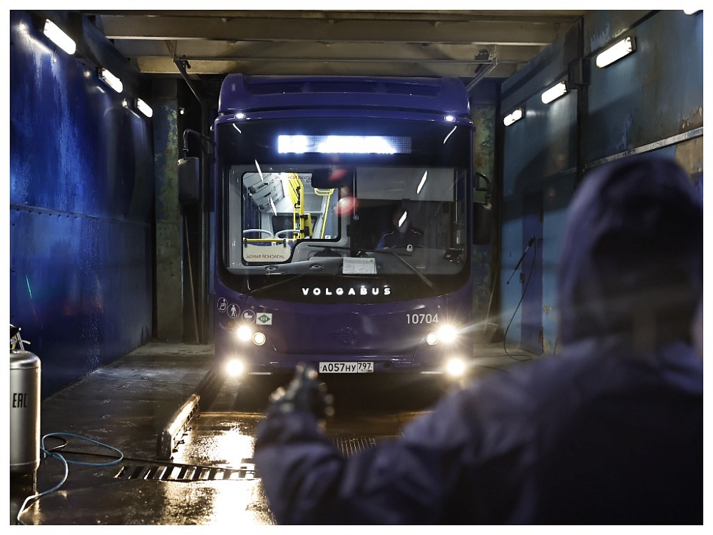 Еще 225 автобусов средней вместимости выйдут на улицы Астрахани до конца мая