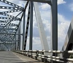 Воскресный пропуск судов на два часа остановит движение по Старому мосту в Астрахани